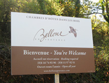 Panneau de bienvenue à Bellone