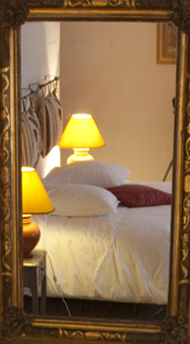 Intérieur chambre bouton d'or